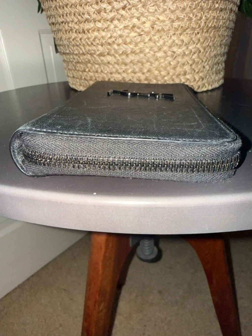 YSL Saint Laurent Black Croc-Embossed Zip Around Wallet with Black YSL Logo - Picture 7 of 13